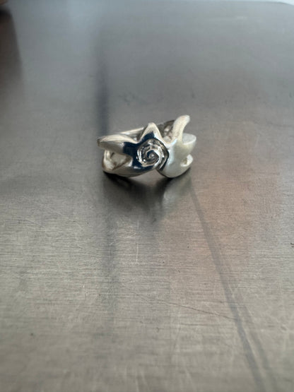 Squiggle Star Ring