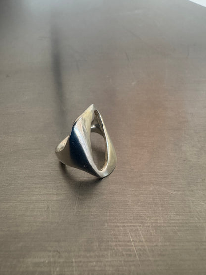 Oblong Ring