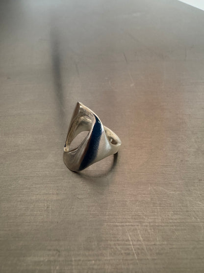 Oblong Ring