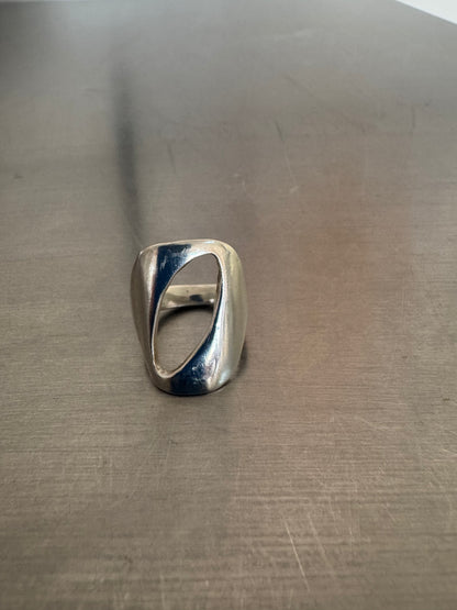 Oblong Ring
